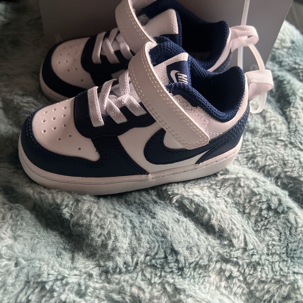 Nike Kids' Navy and White Velcro Sneakers